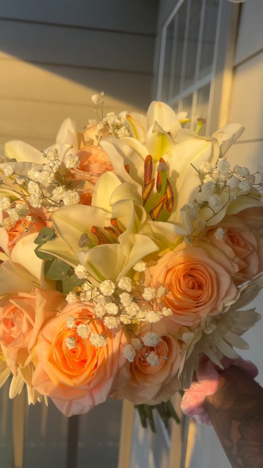Peach garden roses wedding bouquet by Sie & Mo, Wichita florist